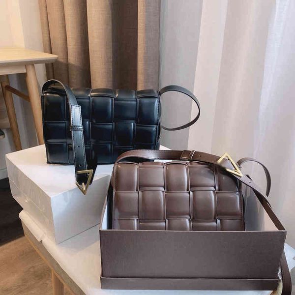 

triangle buckle braided shoulder bags women fashion handbag soft leather designer luxury crossbody female purses 220314