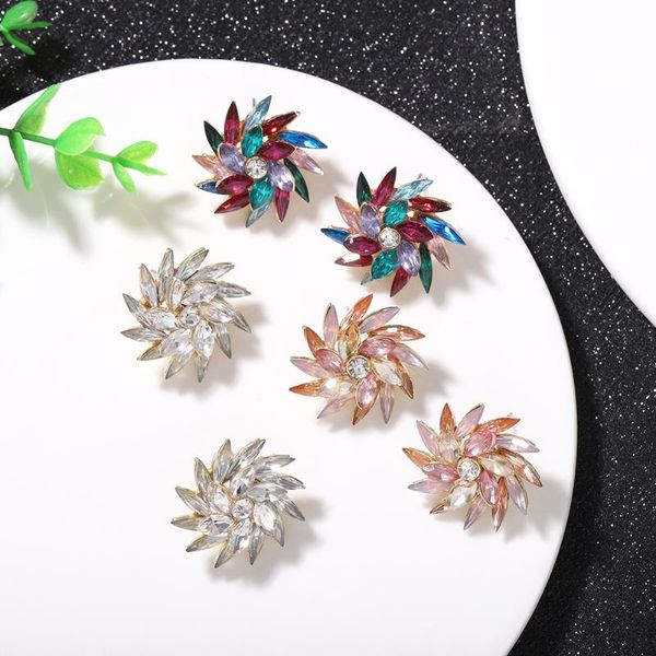 

stud hysecmao 2021 elegant women piercing earrings classic big flower retro design crystal earring fashion statement jewelry, Golden;silver