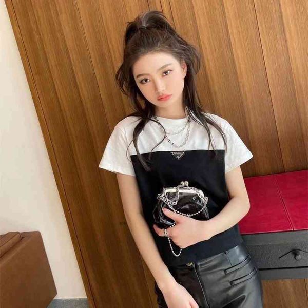 

2022 factory wholesale new 21 spring summer black and white color matching triangle sign fashion women net red slim round neck short sleeve