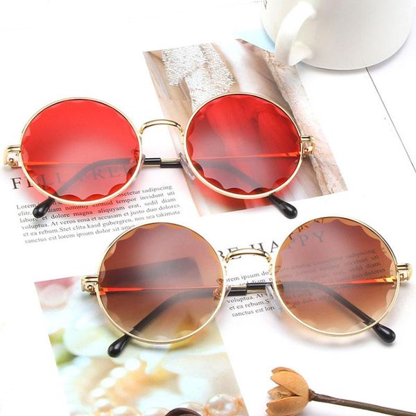 

2020 popular alloy glasses women fashion grandient shades sunglaqsses red ladies vintage oculos gafas de sol, White;black