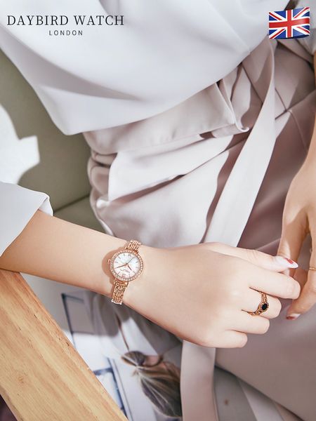 

2020 affordable luxury new watch women's simple and elegant student gold watch fashion, Slivery;brown