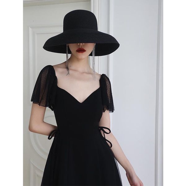 

2021 new spring and summer stylish french nostalgic thin line-setting v-neck elegant belt committing sleeve short waist black nexh, Black;gray