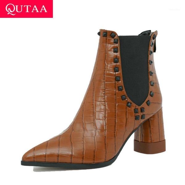

qutaa 2021 rivet cow leather fashion ankle boots pointed toe zipper women shoes square heel autumn winter short boots size 34-391, Black
