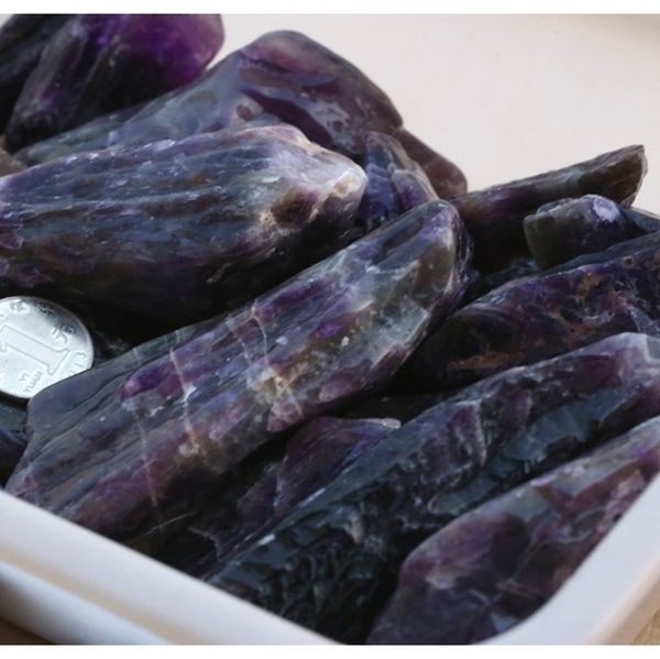 

натуральный фиолетовый аметист кристалл рок камень минералов образцы образца точка кварцевый кристалл каменный минеральный образец натуральн