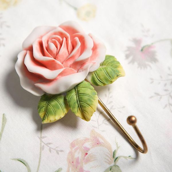 Ganci per tende a fiore Aste per tende Gancio in resina Golden Heart Rose dipinto a gancio singolo per la decorazione della casa