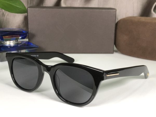 

new 5558 women and men sunglasses fashion and popular retro style square high-end plate frame anti-ultraviolet frame box, White;black