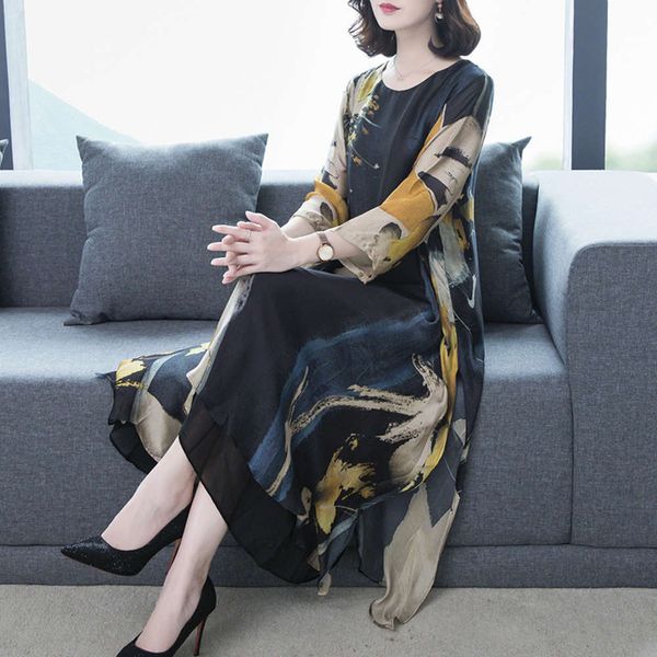 

2019 new loose large temperament summer middle-aged thin printed long drs, Black;gray