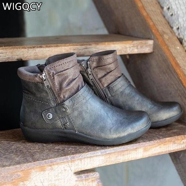 

2020 autumn winter new women's short flat bottom round head female large size 43 women's boots fashion retro fashion boots d1443, Black