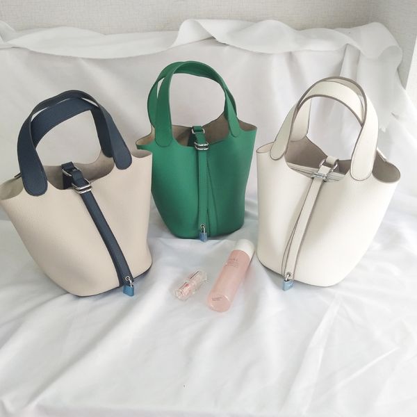 

south korean food basket women's new versatile handbag hand holding mother and son color matching bucket bag fashion