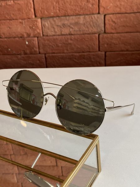 

2021 new stars with the same sunglasses are fashionable and popular. men's and women's identical metal frame retro round glasses