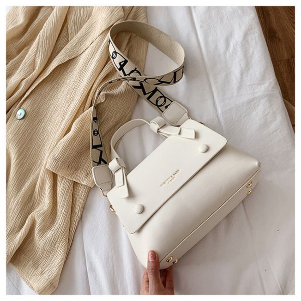 

jietong ins модный женский 2020 новый корейский стиль рука западный стиль широкополосного плеча мода baghandbag мода bagmessenger мешок wao4