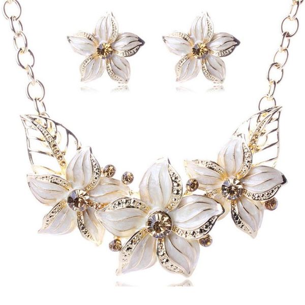 

women's elegant vintage flower necklace statement earrings, Silver