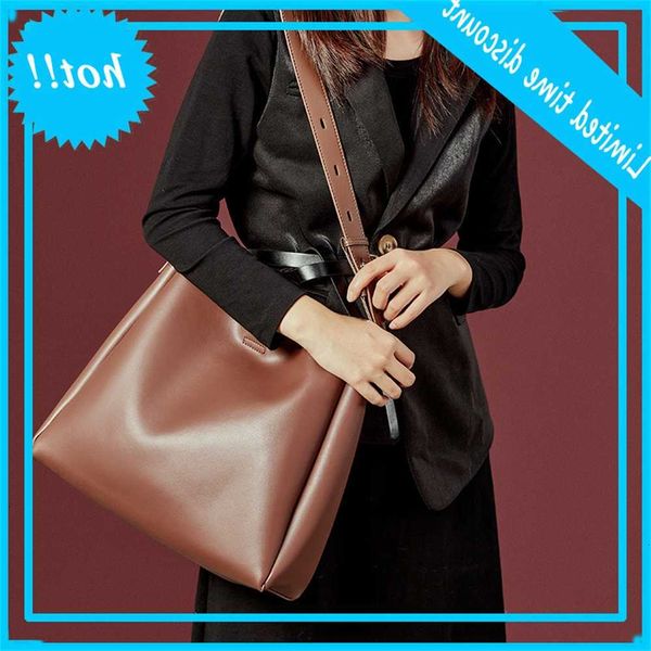 

2021 new simple fashion tote large capacity leather one shoulder bucket mother bag