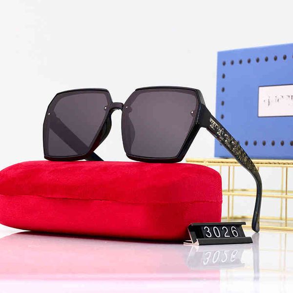 

75% off high version new 2022 men's and women's versatile polarized trend box sunglasses, White;black