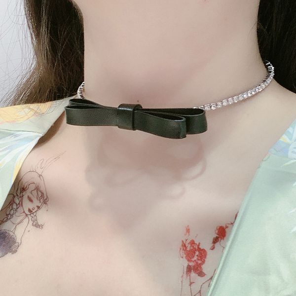 

2020 new fashion punk gothic black leather bowknot choker for women girls rhinestone pendant party jewelry gifts, Golden;silver