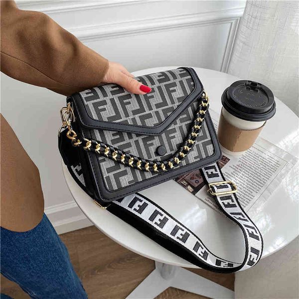 

women's bag spring and winter popular new style one shoulder small square broadband messenger handbags premium