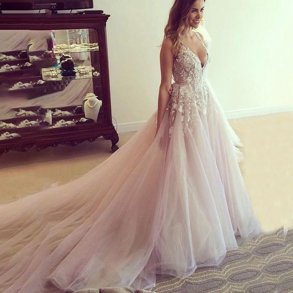 

великолепная линия boho tulle свадебные платья длинные сексуальные глубокие v-образные вырезы открытия открытия аппликации цветочные кружева, White
