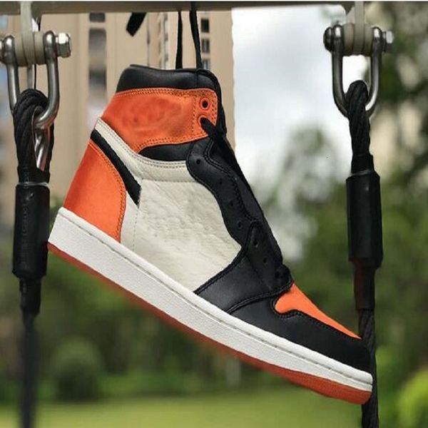 

new mens 1 high og wolf grey sail pn dust white shoe basketball shoes 1s pine green unc trainers sneakers court purple mens shoes, White;red