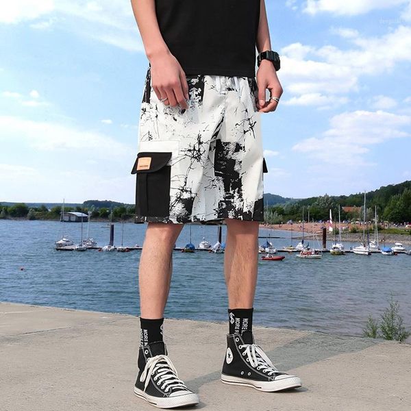 

2020 new men's beach shorts bermuda casual shorts harajuku style fashionable male loose printing mens short pants1, White;black