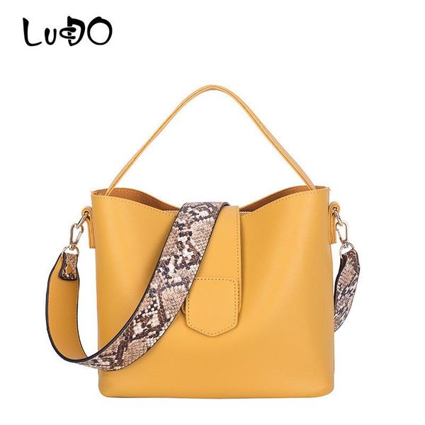

fashion women leather handbags casual crossbody bags female larger capacity crossbody messenger bag serpentine strap totes bolsa