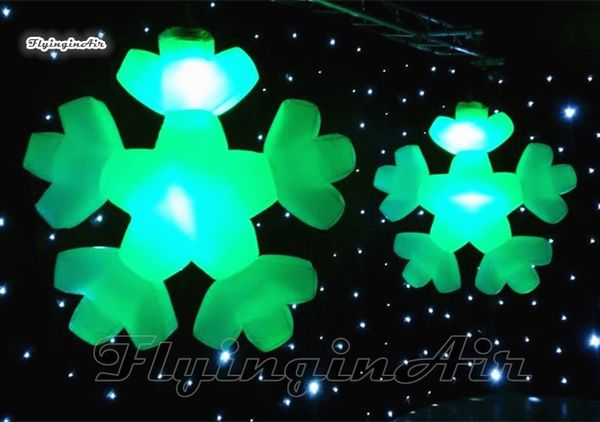 Pendurado personalizado LED inflável floco de neve balão iluminação ar branco soprado inverno modelo de neve para festa de concerto e decoração de Natal