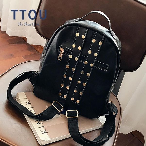 

ttou женщина tassel рюкзаки заклепки винтажные женщины рюкзак для девочек подростка девочек школьный рюкзак повседневная искусственная кожа