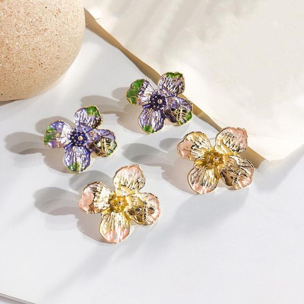 

dominated 2020 metal flower vintage fashion and style women drop earrings, Silver