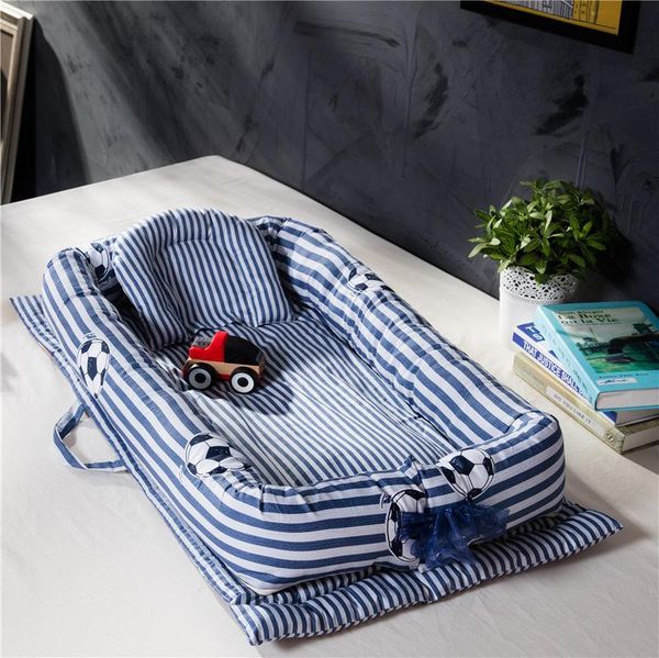 

portable baby bed in bed newborn baby sleep artifact folding bionic bed, a replacement