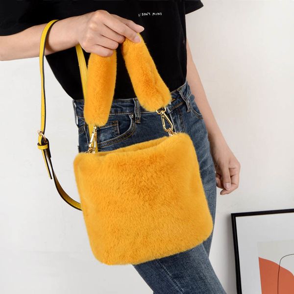 

winter plush bags for women 2020 winter faux fur crossbody pack handbag and purses women casual fur shoulder bags bolsa feminina c1020