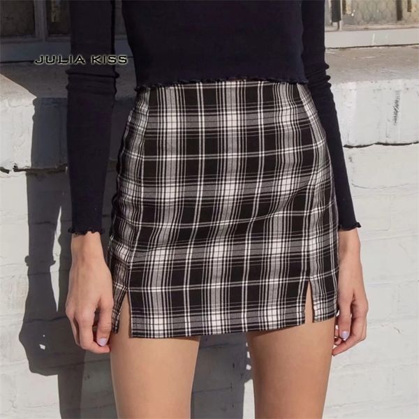 

women white and black plaid print mini skirt with two small front slits y200326