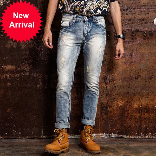 

2021 new men's fashionable denim jeans designer hip jeans, blue light thin, and trim is torn. 1q9p