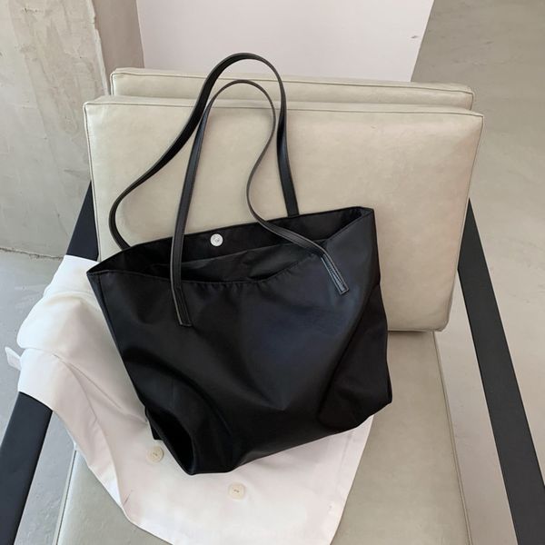 

popular leisure street nylon autumn 2020 new women's large capacity single shoulder hand carry handbag in hand bag h9tmi