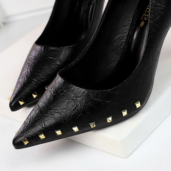 

women 10cm high heels rivets studded retro valentine pumps lady elegant female wedding bridal scarpins yellow pink shoesmultifunction, Black
