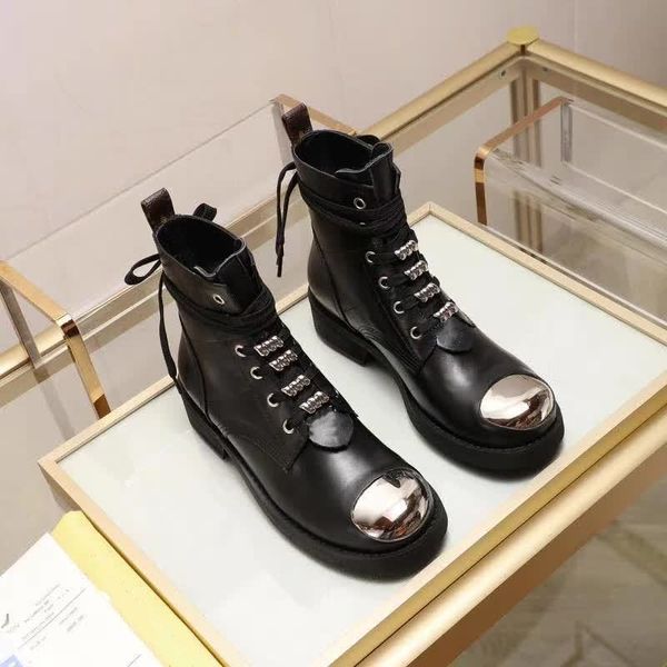 

new autumn and winter flat metal men and women martin boots with side zipper and nude short boots, Black
