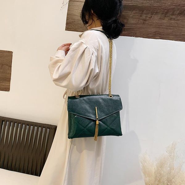 

2020 new fashionable embroidered simple thread tilt scope single shoulder bag women bag chain envelope a2-57