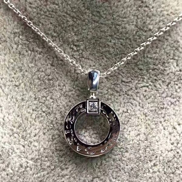 

high version 18k rose gold new round copper coin white fritillary peacachite green necklace inlaid with diamond, Silver