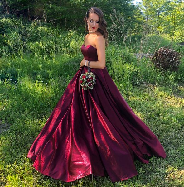 

2020 new burgundy evening dresses long sweetheart corset back ruched vintage satin sleeveless party formal gowns prom dress strapless, Black;red
