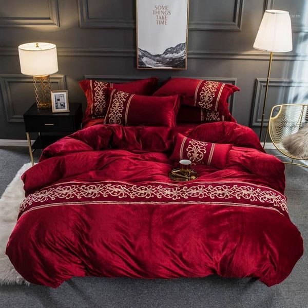 

luxury red purple green gray blue pink winter fleece fabric lace embroidery bedding set flannel duvet cover bed sheet pillowcase1