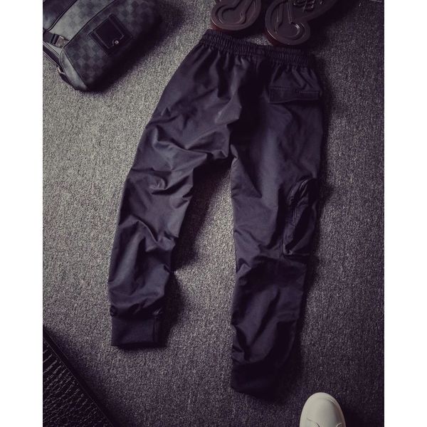 

mens fashion jogger 20fw new boys hiphop streetwear trendy boys pants with 3 pockets letters on casual new drawstring sweatpants, Black