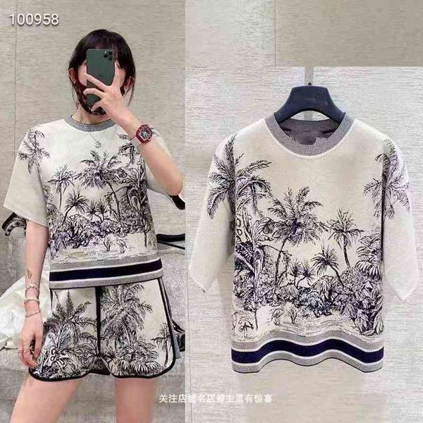 

2022 factory wholesale new tree print short sleeve t-shirt shorts set casual fashion two piece set fashion diao, Gray