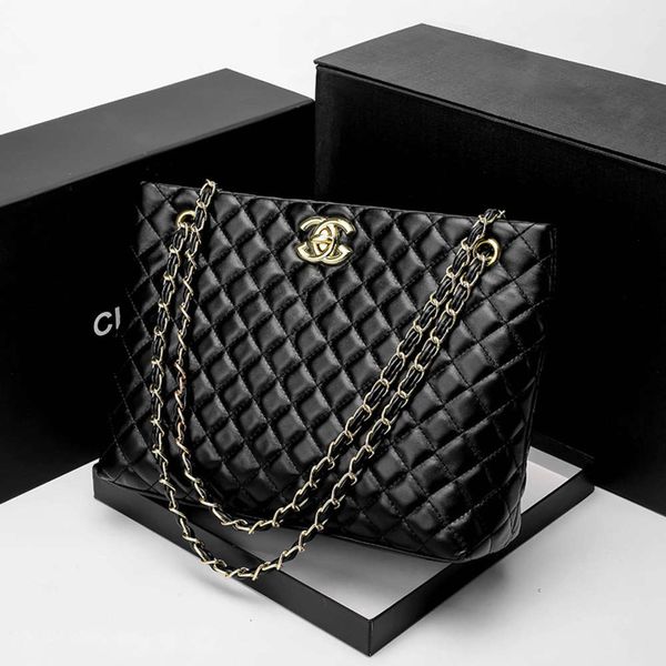 

luxurys designers lingge bucket chain shopping xiaoxiangfeng women's fashionable autumn and winter 2021 genuine leather square bag with