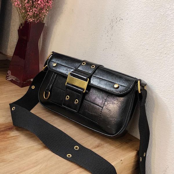

advanced sense shoulder bag 2020 new europe and america wild rivet texture messenger bag retro fashion armpit