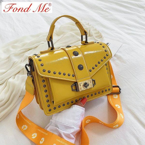 

new retro simple rivet hand-carrying shoulder crossbody small square bag