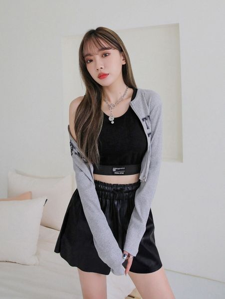 

dazy letter patched crop tank r2et#, White