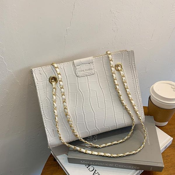 

cross body chain messenger bag single shoulder small square