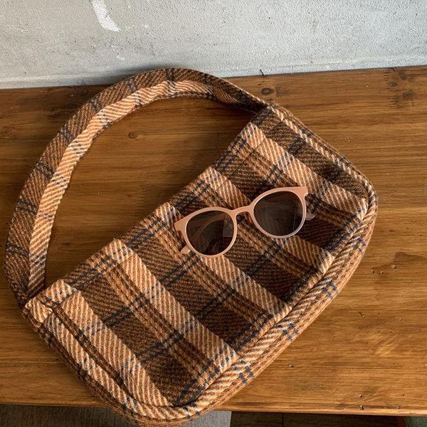 

cross body vintage design plaid underarm bag for women fashion wool female small baguette shoulder bags elegant ladies purse handbags tote