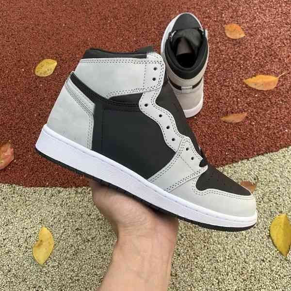 

2022 mens og basketball shoes 1s university blue dark mocha seafoam pollen fragment jumpman 1 shadow 2.0 mid light smoke grey twist sneakers