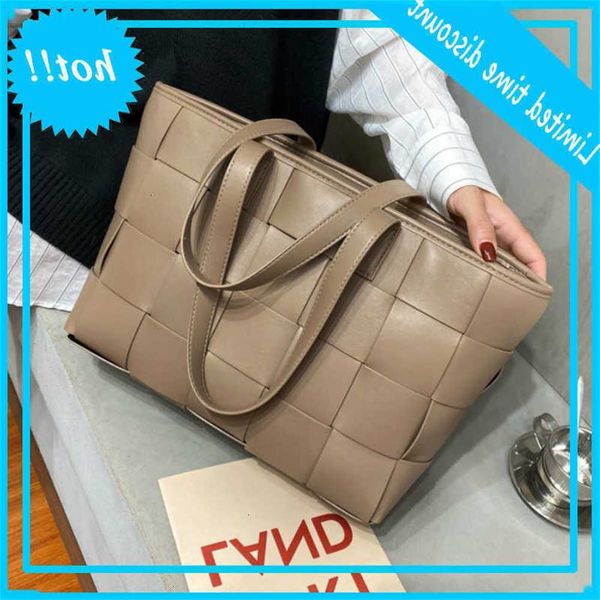 

vintage weave tote 2021 fashion new pu learn women designer handbag shoulder bag
