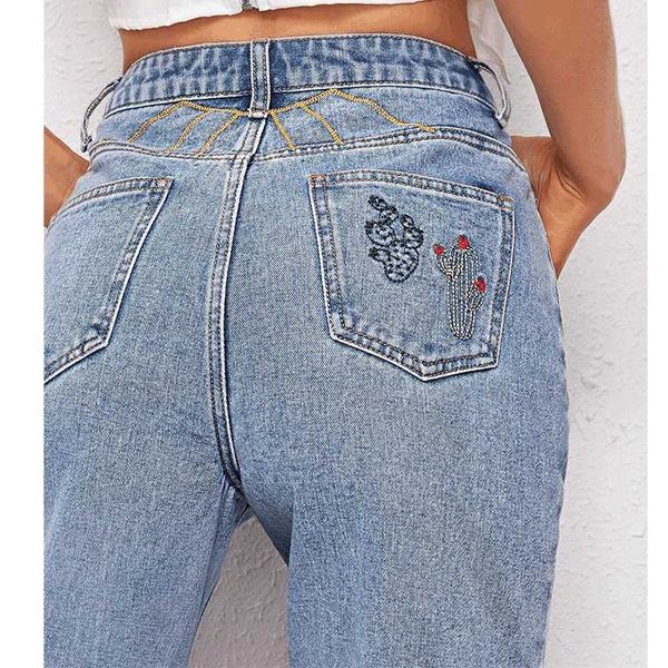 

new women's slim embroidered jeans capris in autumn 2020, Blue