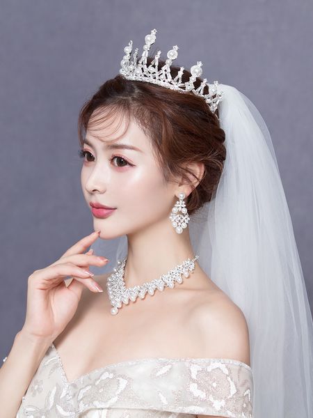 

three wedding crown necklace, Silver
